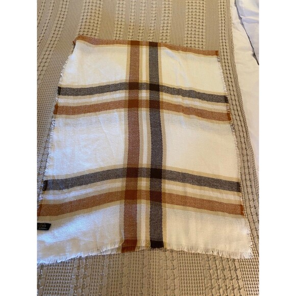 Scarf or Shawl Cream Tan & Black Neutral Colors Versatile Really Soft - Picture 3 of 6